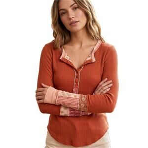 We The Free - Free People Railroad Thermal Henley – Burnt Orange Shirt Medium